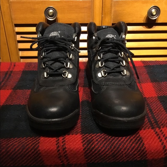Timberland Other - Men’s timberland boots size 5.5 black